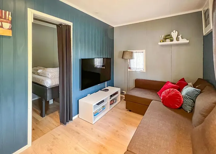 1 Bedroom Amazing In Lägenhet *